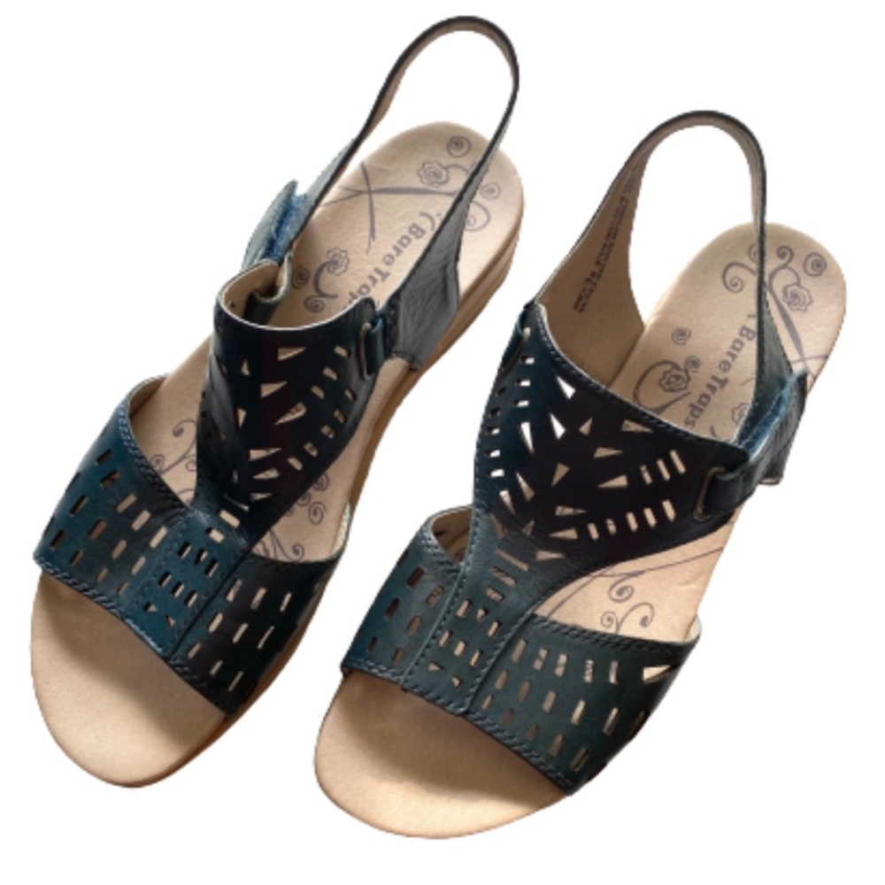 Bare Traps Blue Jordy Leather Sandals - Size 9